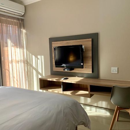 Hotel At Hatfield Apartments Pretoria Exterior photo